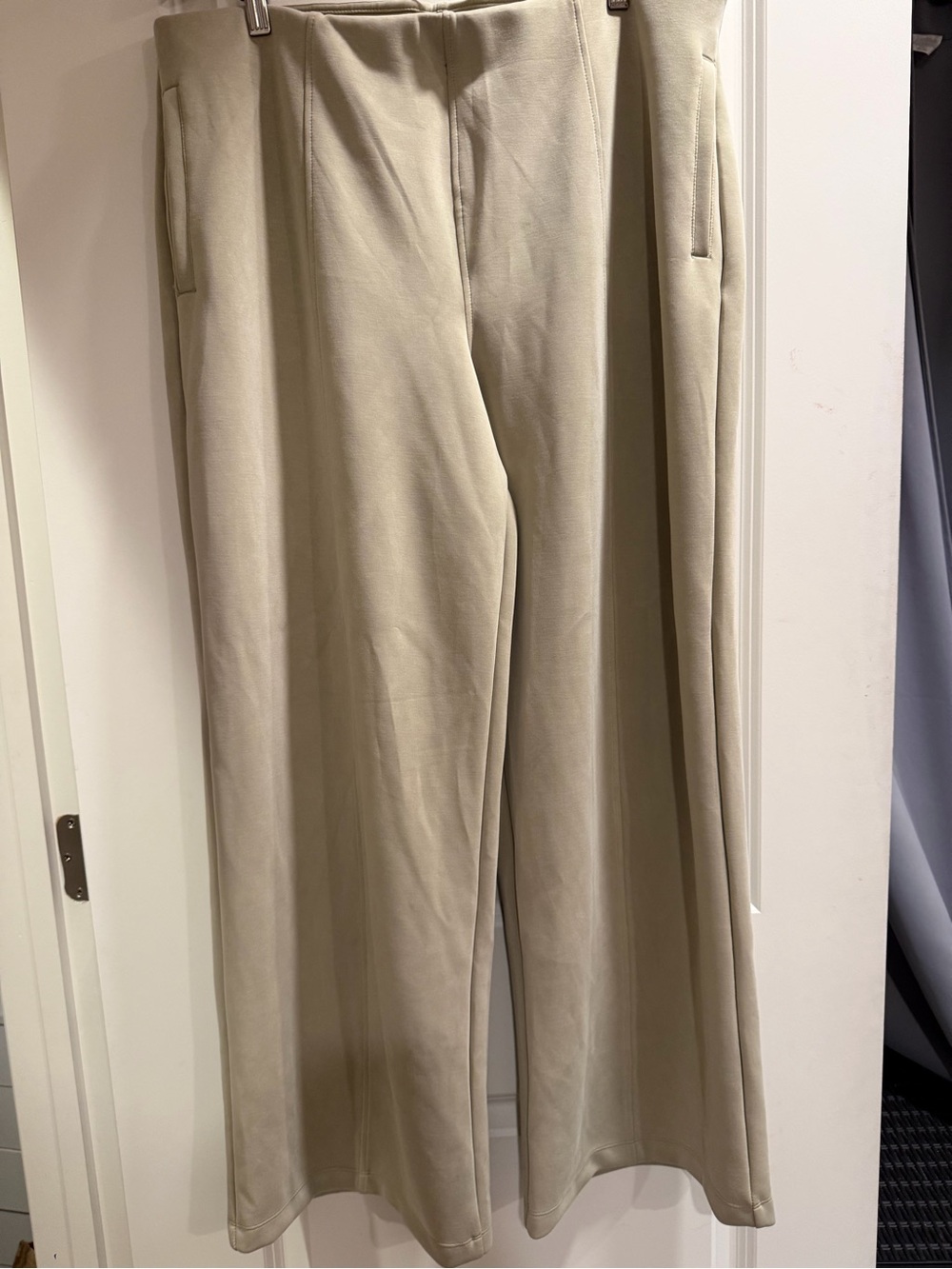 a new day Men's Wide-Leg Chinos in Light Taupe